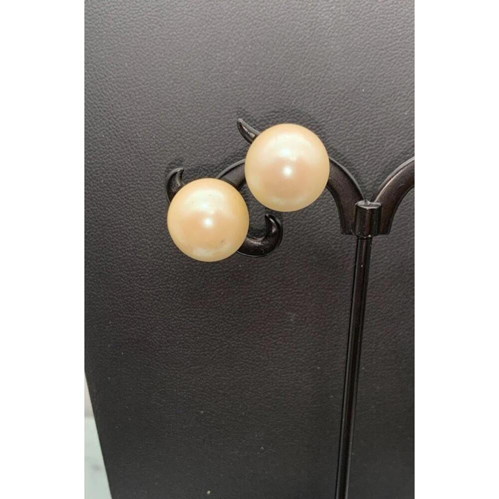 Chunky Round Iridescent Faux Pearl Pierced Stud Earrings
